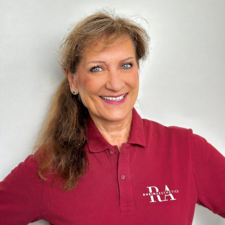 Ärztin Susan Rammelsberg Foto von der Ärztin in der Praxis Rheinaesthetics